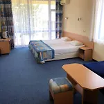 Hotel Blue Sky - & Parking 3*