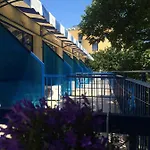 Blue Sky - & Parking 3*