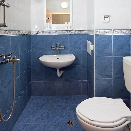 Blue Sky - & Parking فندق 3*