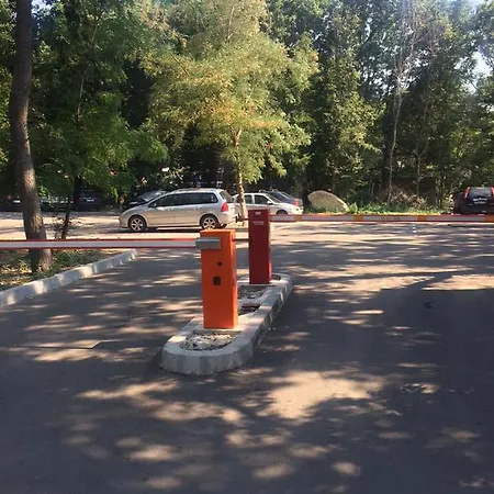 Blue Sky - & Parking غولدن ساندز