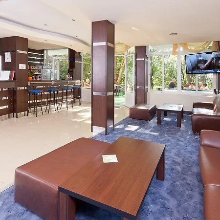 Blue Sky - & Parking מלון גולדן סנדס