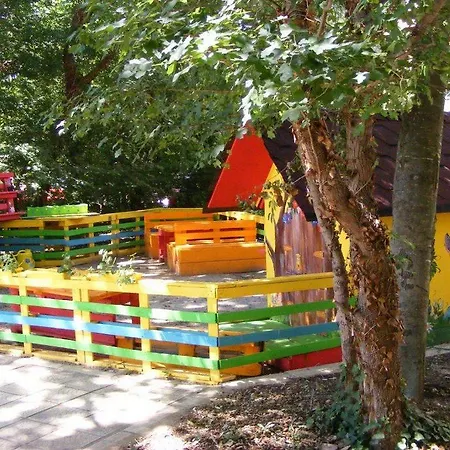 Blue Sky - & Parking מלון