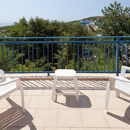 Blue Sky - & Parking מלון 3*