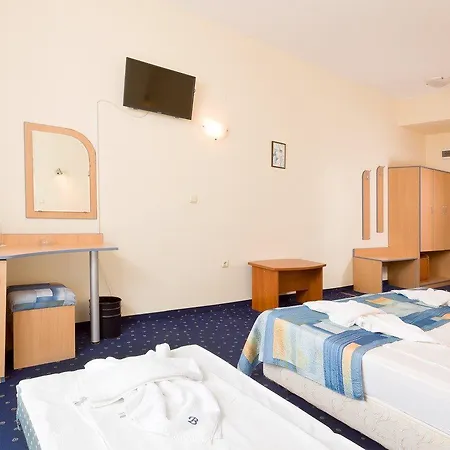 מלון Blue Sky - & Parking