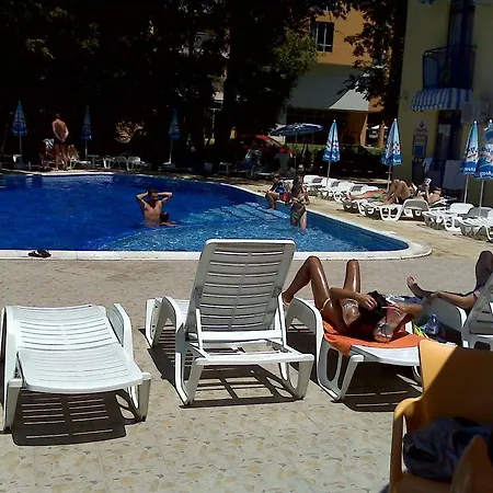 Blue Sky - & Parking מלון 3*