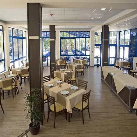 מלון Blue Sky - & Parking