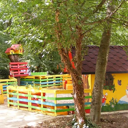 מלון Blue Sky - & Parking