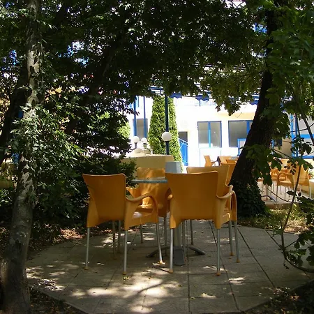 Blue Sky - & Parking גולדן סנדס