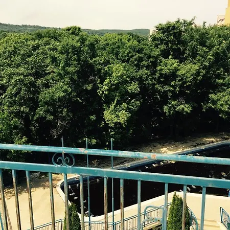 Blue Sky - & Parking מלון גולדן סנדס