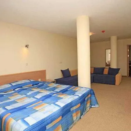 מלון Blue Sky - & Parking