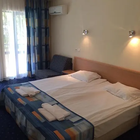 מלון Blue Sky - & Parking