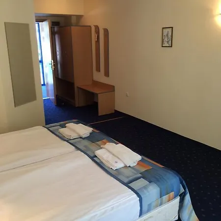 Blue Sky - & Parking גולדן סנדס